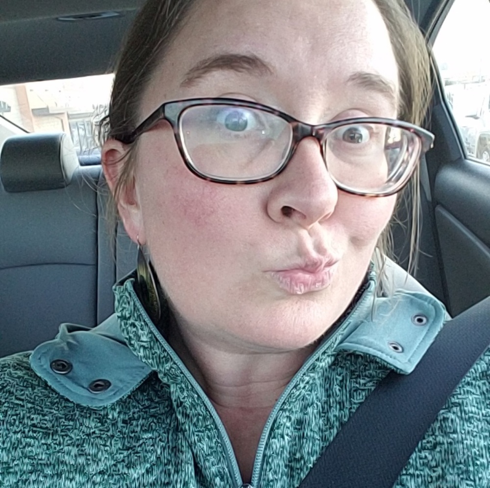 Meet your Posher, Alicia